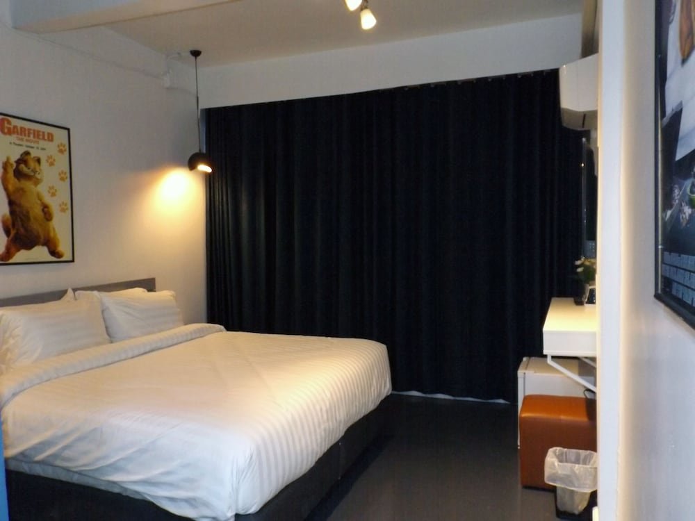 Standard Double room with city view Every Surawong