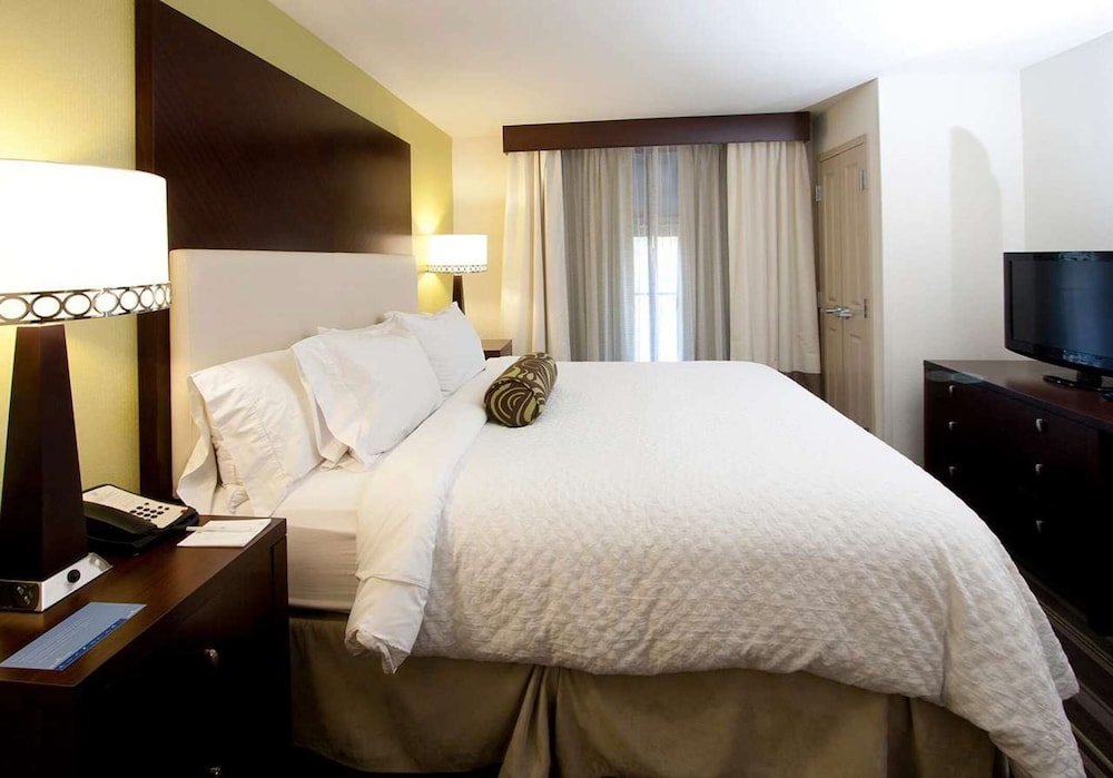 2 room Double Suite Embassy Suites by Hilton Savannah Airport