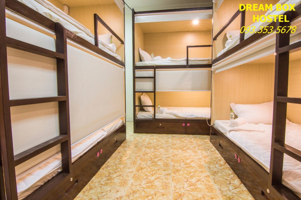 Кровать в общем номере Dream Box Hostel