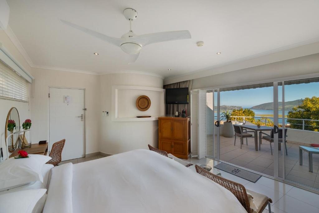 Двухместный номер Deluxe с балконом и с видом на море Villa Afrikana Guest Suites by Knysna Paradise Collection