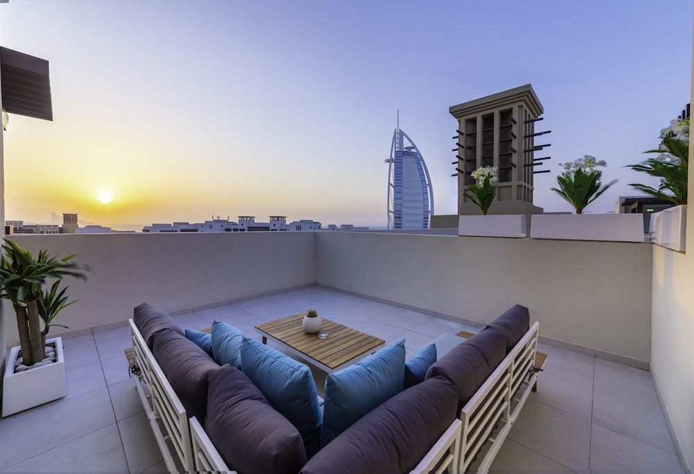 Апартаменты Maison Privee - Exclusive Luxury 3BR Apt with scenic views of Burj Al Arab