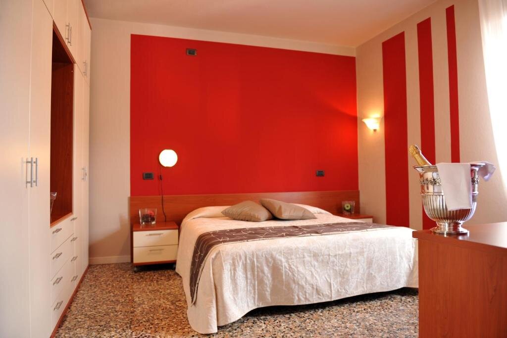 Comfort Quadruple room with lake view Hotel Bellavista Meublè