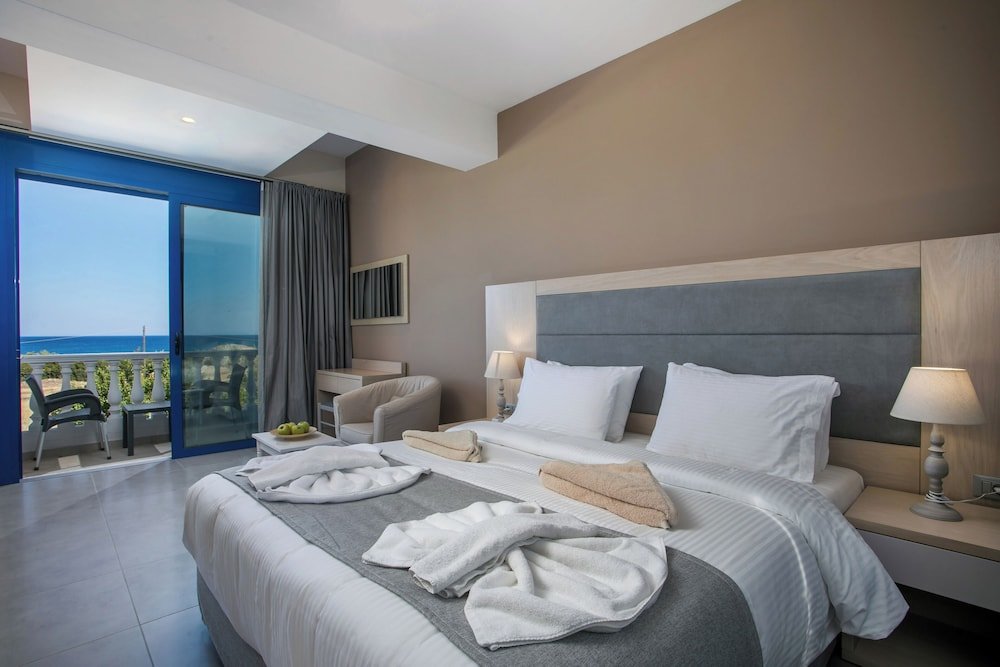 Luxus Villa mit Balkon und mit Meerblick RITA MARE seafront villas