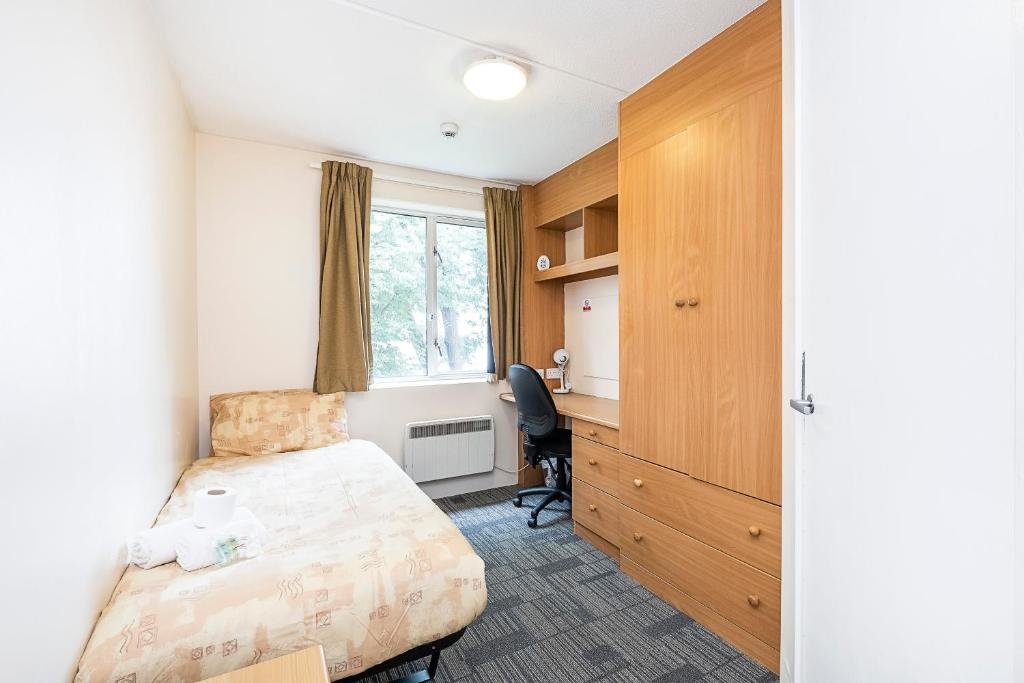 Habitación Estándar Private Rooms in COLINDALE - SK