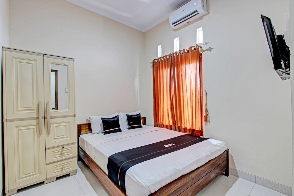 Suite Capital O 93116 Srawung Family Homestay