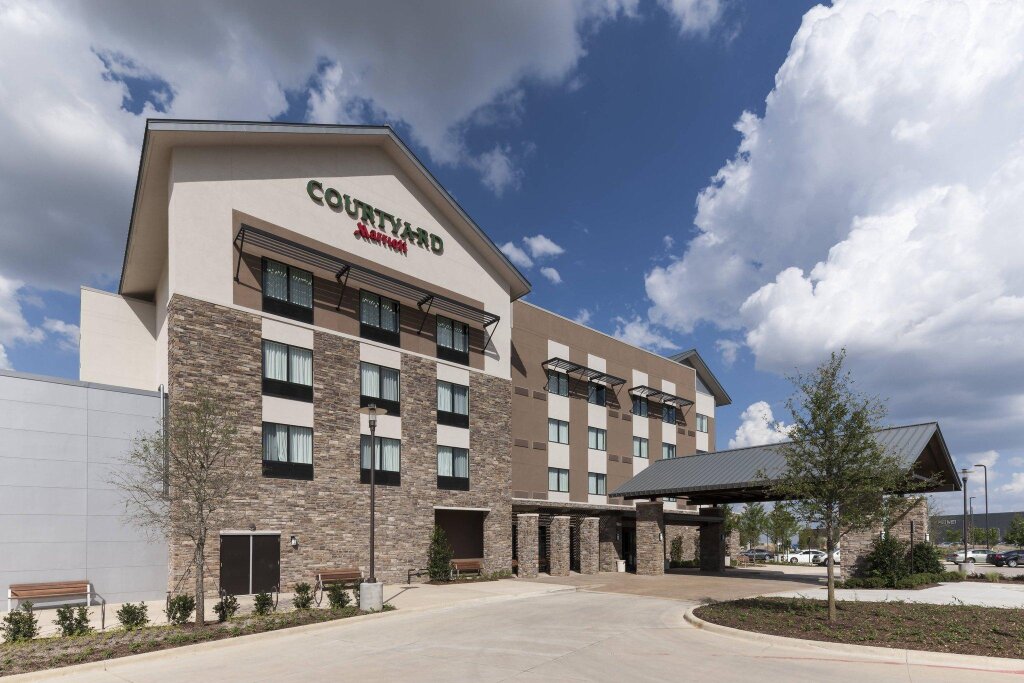 Camera Standard Courtyard by Marriott Fort Worth at Alliance Town Center