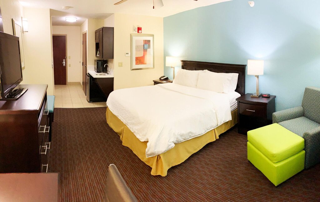 Номер Standard Holiday Inn Express Hotel & Suites Gainesville, an IHG Hotel
