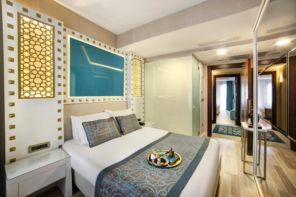 Семейный люкс Luxury с 3 комнатами Great Fortune Hotel & Spa