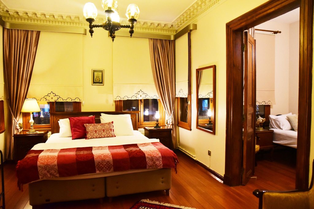 Семейный люкс с 2 комнатами Ottoman Suites by Sera House