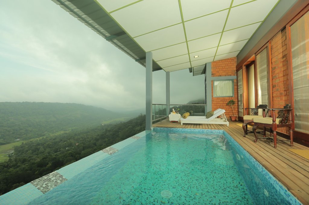 Doppel Suite SpiceTree Munnar