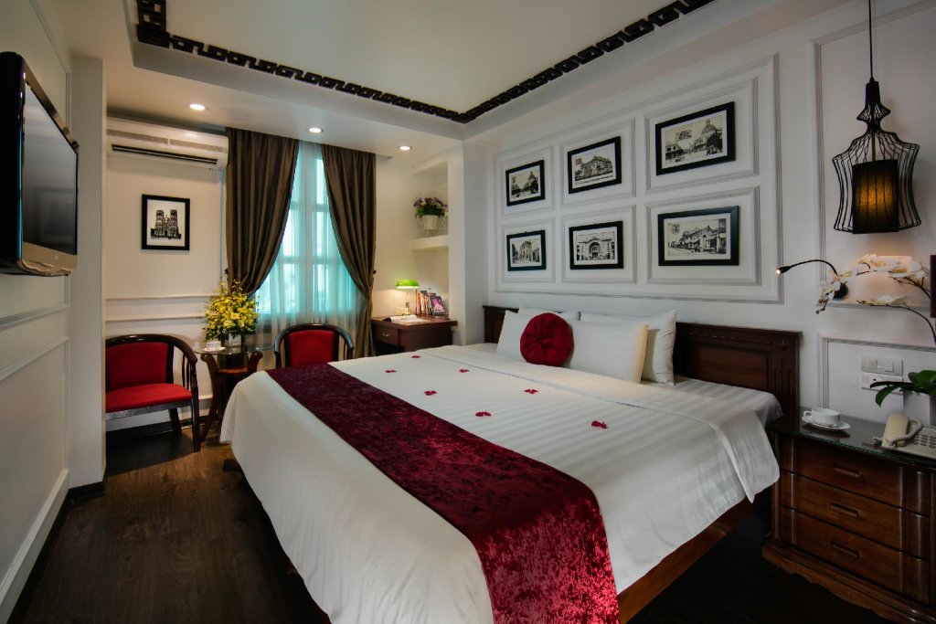 Deluxe room with city view Hanoi ERA Hotel