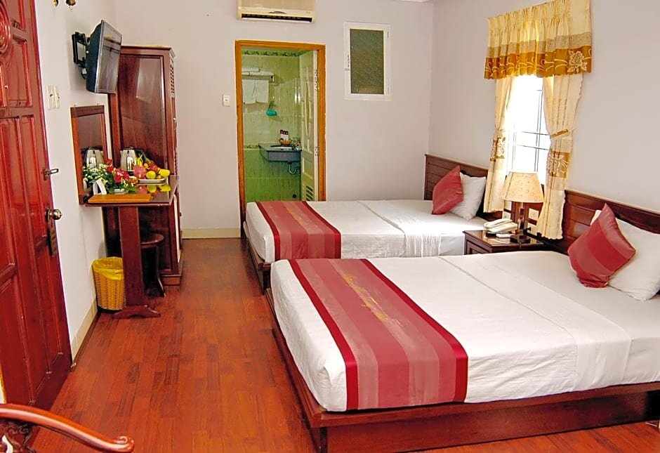Трёхместный номер Deluxe Victorian Nha Trang Hotel