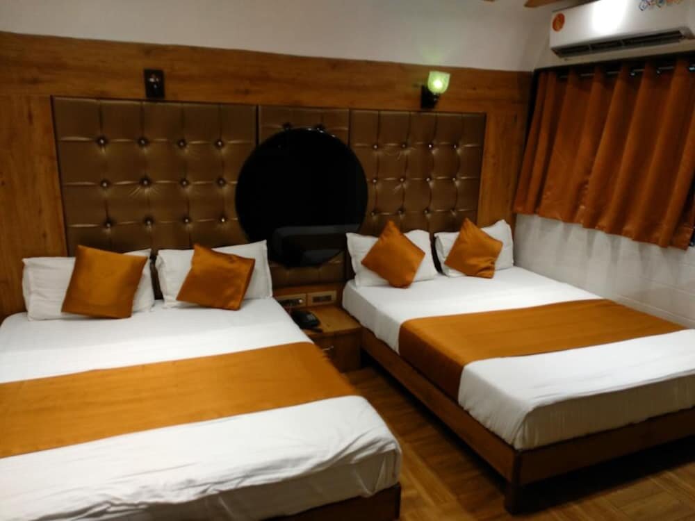 Deluxe quadruple chambre Hotel Dadar Residency near Tata Hospital