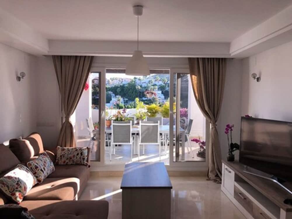 Appartamento Deluxe 3 camere con balcone Apartamentos de Lujo Marbella - PlanB4All