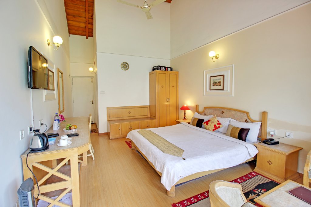 Supérieure chambre avec balcon et Vue sur le lac Neelesh Inn - A Luxury Lake view Hotel