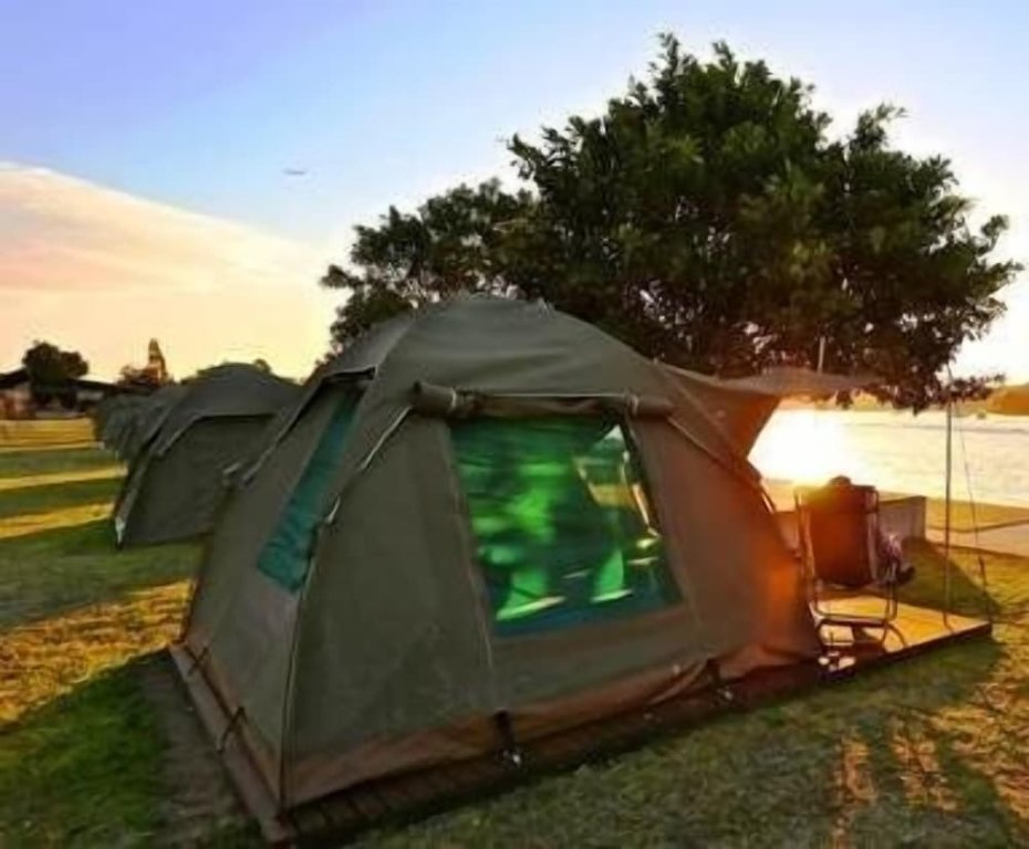 Camping with balcony and with water view Cockatoo Island Accommodation