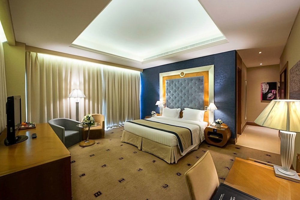 Меркурий Дубай барша отель. Новател отель Дубай. Elite Byblos Hotel 4 номер Classic Room.