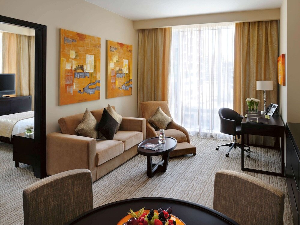 Двухместный люкс Premium Mövenpick Hotel Jumeirah Lakes Towers Dubai