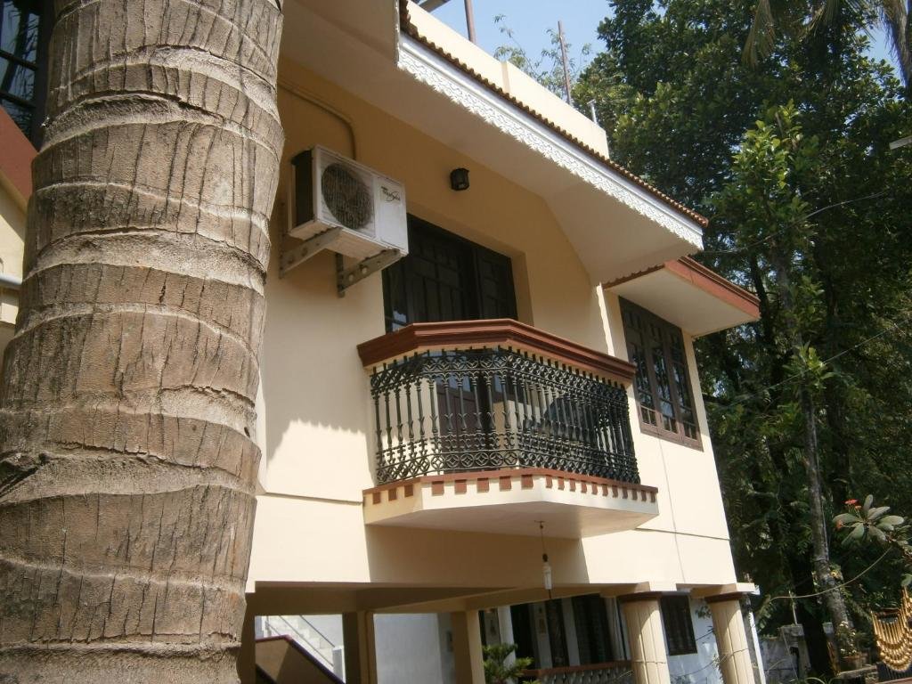 Comfort Double room with balcony Lazar Residency Homestay