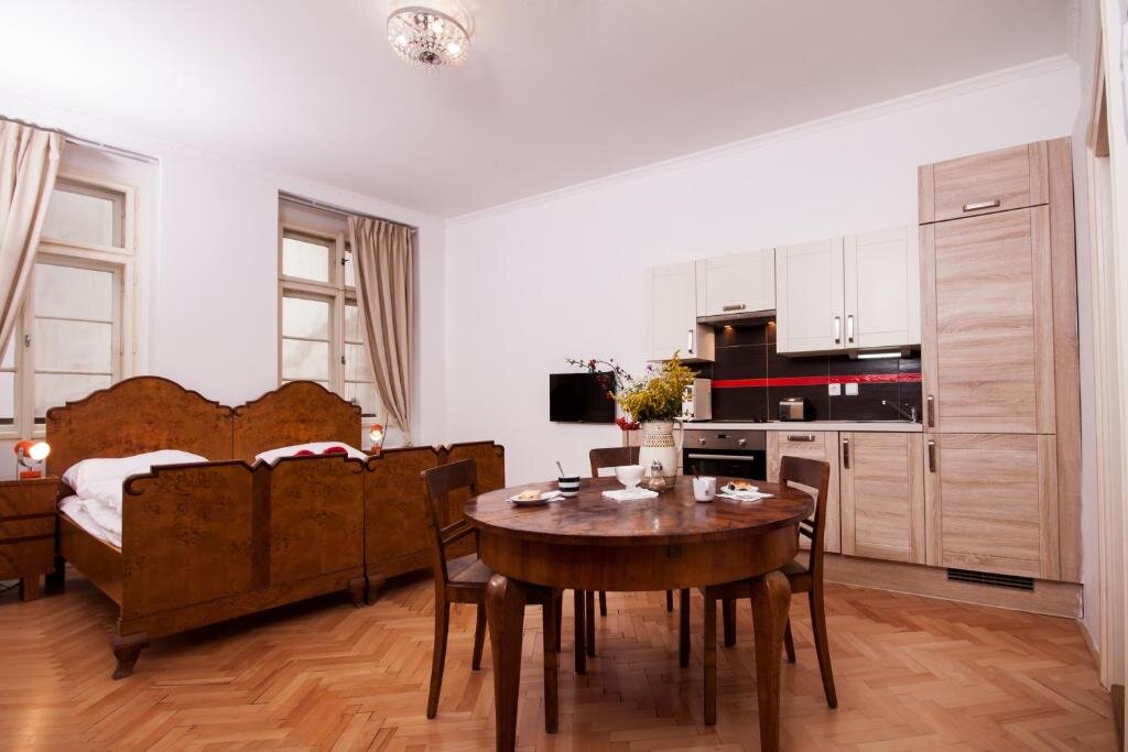 Апартаменты с 2 комнатами с балконом Prague Siesta Apartments