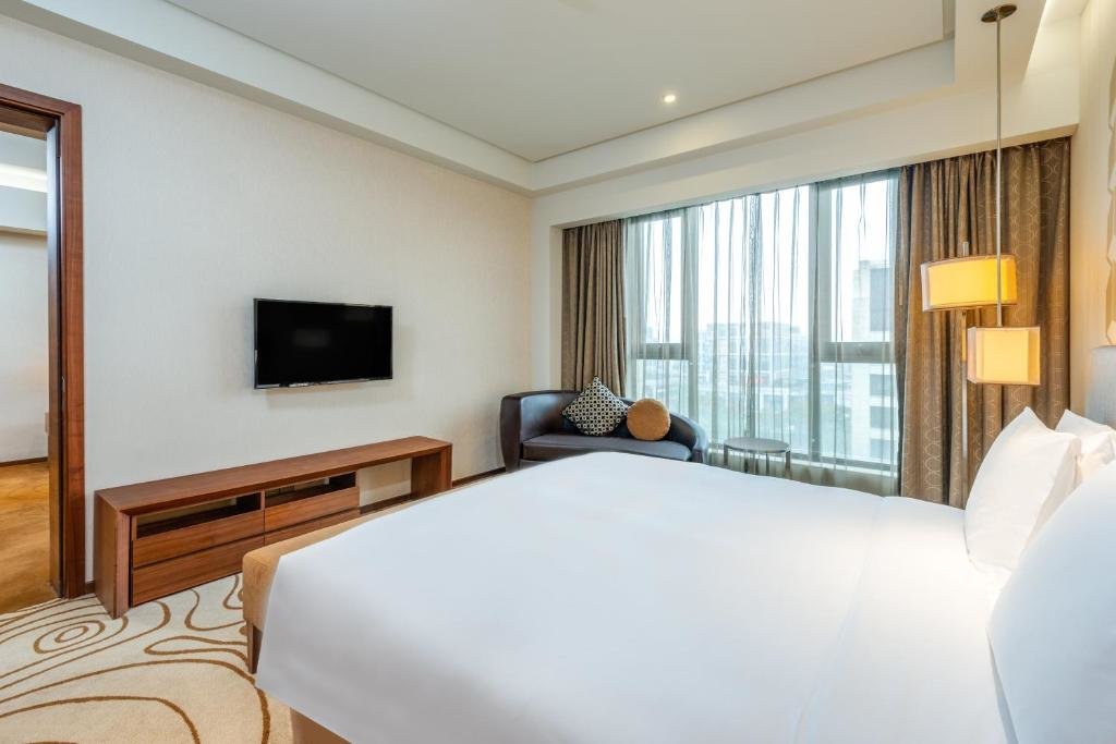 Suite Holiday Inn Shanghai Hongqiao, an IHG Hotel