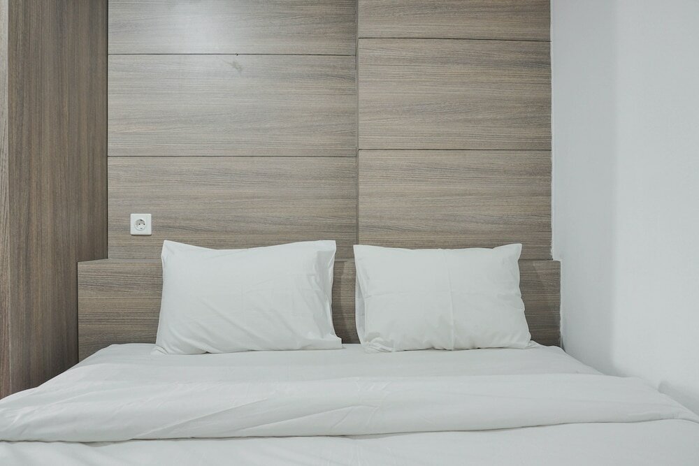 Standard room Comfort Living 2Br At Belmont Residence Puri Apartment