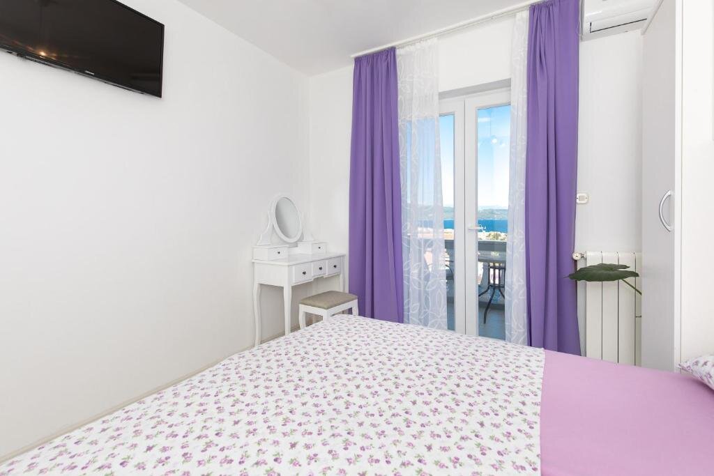 Двухместный номер Standard с балконом и с видом на море Apartment & rooms Ivica
