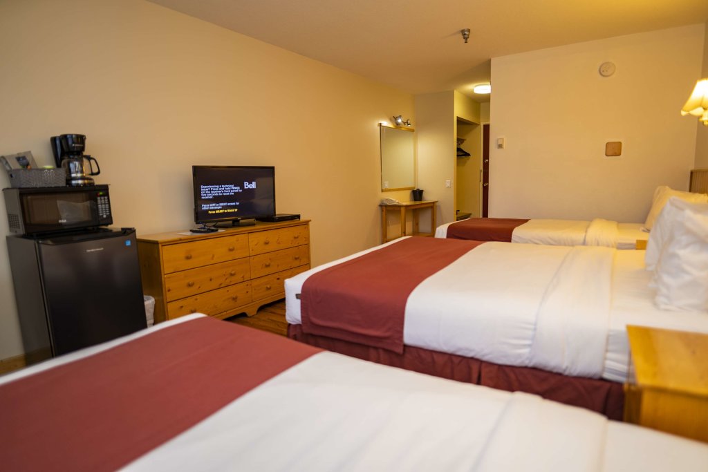 Двухместный номер Standard Canadas Best Value Inn- Riverview Hotel