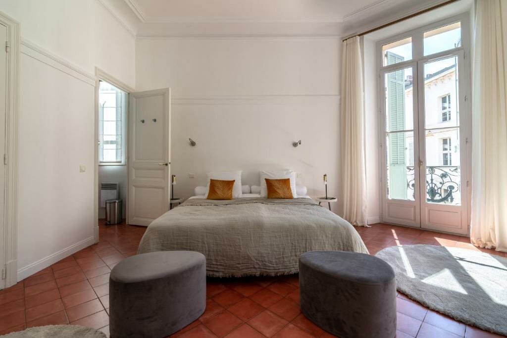 Appartement La Guitare 22 - Spacious 1 Br Apartment in the Center of Cannes, Right Behind Grand Hotel