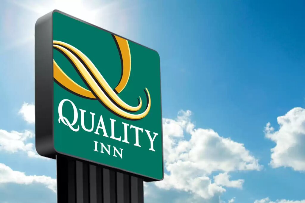 Четырёхместный номер Standard Quality Inn