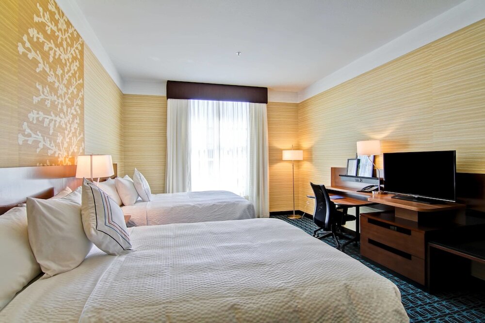 Четырёхместный номер Standard Fairfield Inn & Suites by Marriott Kamloops