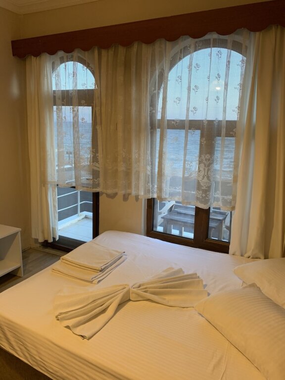 Standard Triple room with balcony and with sea view Kybele Tayfa Otel