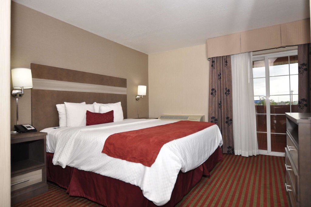 Двухместный люкс c 1 комнатой Best Western Plus Executive Suites Albuquerque