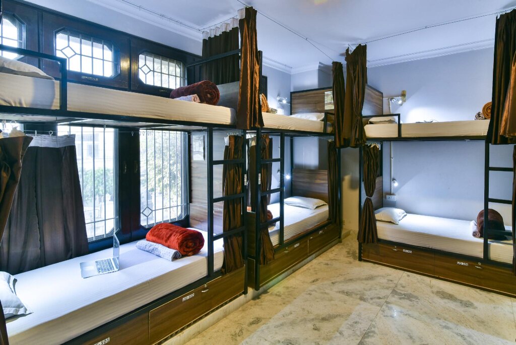Кровать в общем номере Hoztel Jaipur