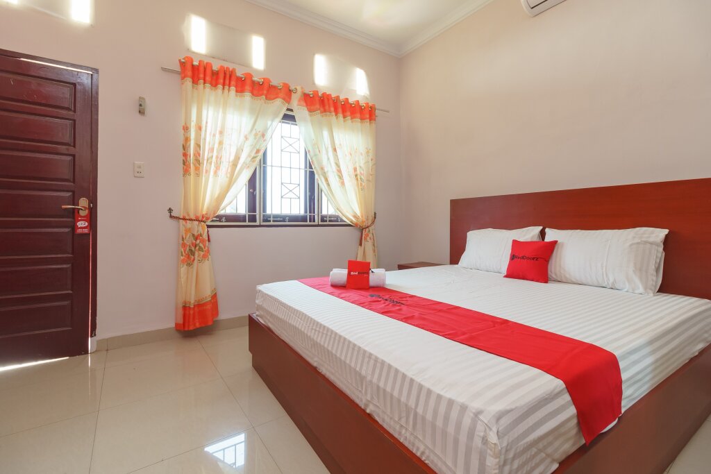 Standard double chambre RedDoorz Syariah near RS Pirngadi Medan