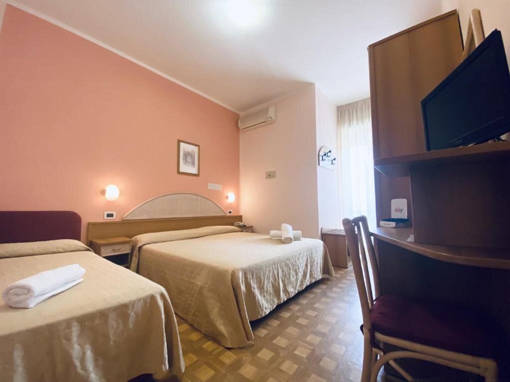 Standard Triple room Hotel Villa Grazia
