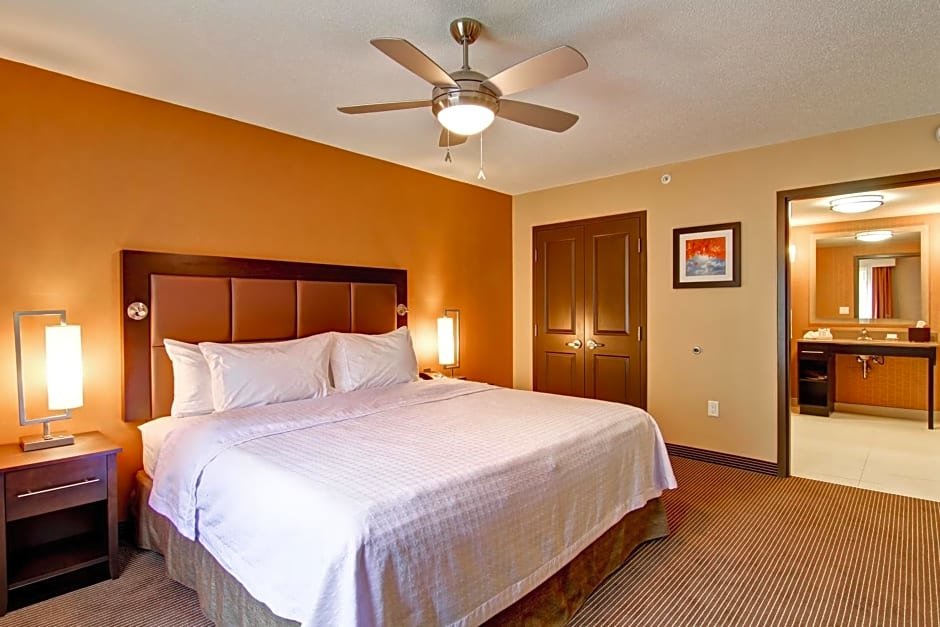 Suite 1 dormitorio Homewood Suites by Hilton Waterloo/St. Jacobs