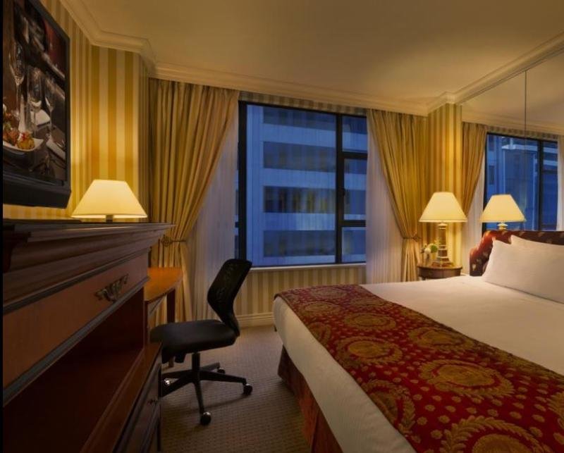 Двухместный номер Standard Hotel Le Soleil by Executive Hotels