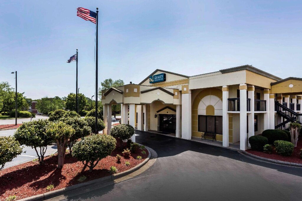 Номер Standard Quality Inn & Suites Mooresville-Lake Norman