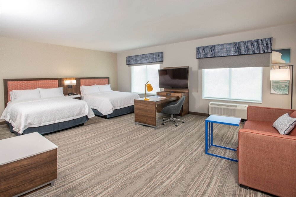 Quadruple suite Hampton Inn by Hilton Richwood Cincinnati South