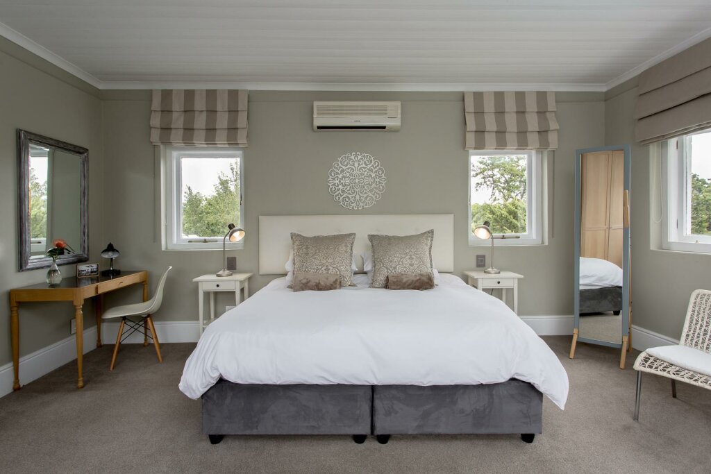 Standard Doppel Zimmer mit Bergblick Summerwood Guest House