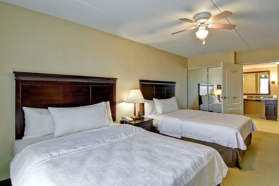 Четырёхместный люкс c 1 комнатой Homewood Suites by Hilton Sudbury