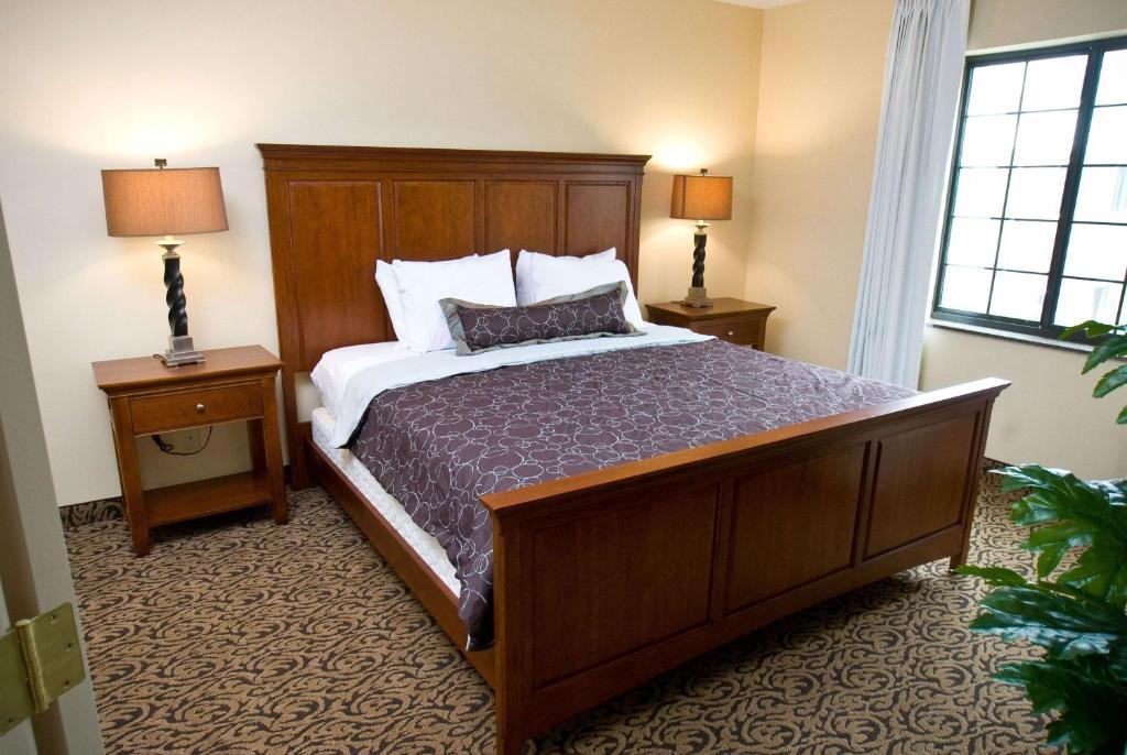 Люкс с 2 комнатами Hawthorn Suites by Wyndham Williamsville Buffalo Airport