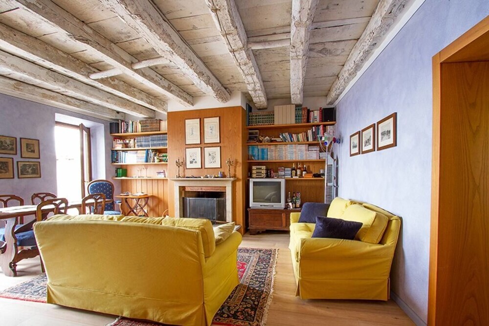 Authentic 3 bed Apartment With Amazing Lake Views 马卡尼奥