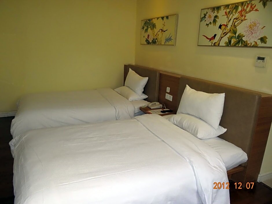 Superior Triple room Beijing Dongdan Hotel