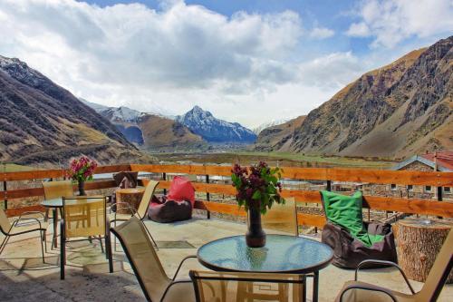 Rooms Hotel Kazbegi Гергети