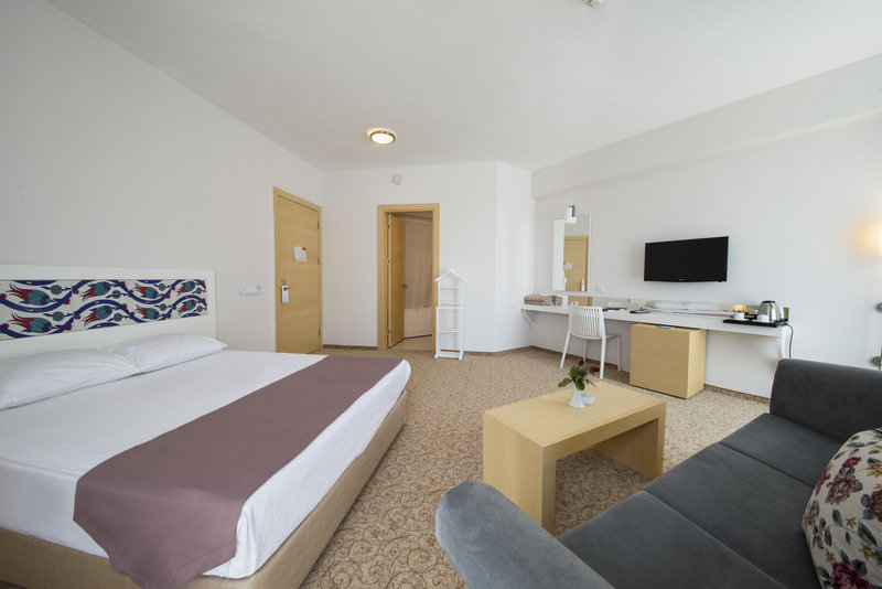 Standard Single room with balcony Larina Ninova Thermal SPA & Hotel