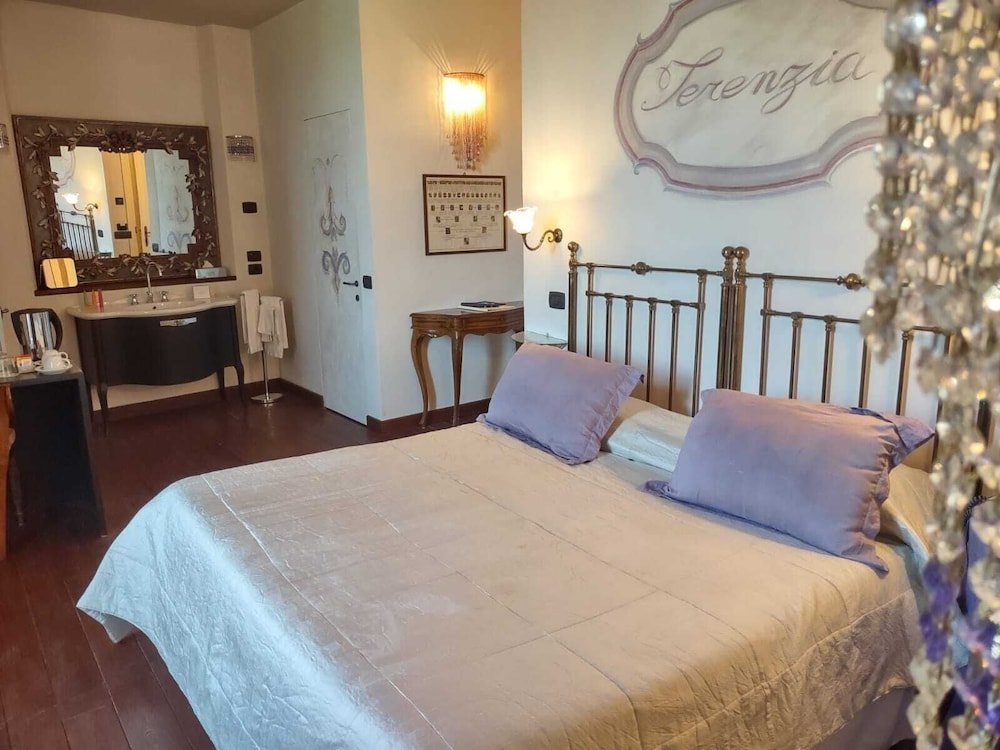 Komfort Suite Castello di Pontebosio Luxury Resort