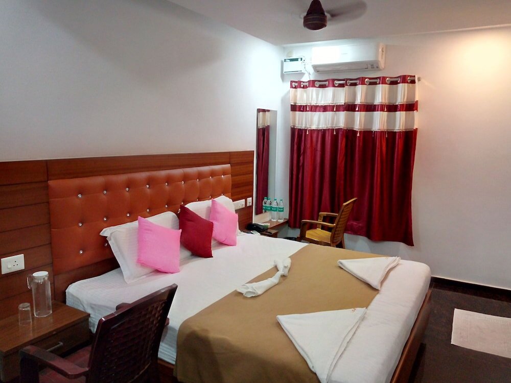Deluxe Zimmer Sri Sai Residency