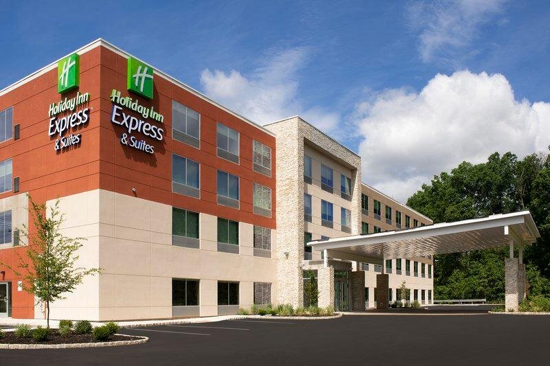 Люкс Holiday Inn Express & Suites - North Brunswick, an IHG Hotel